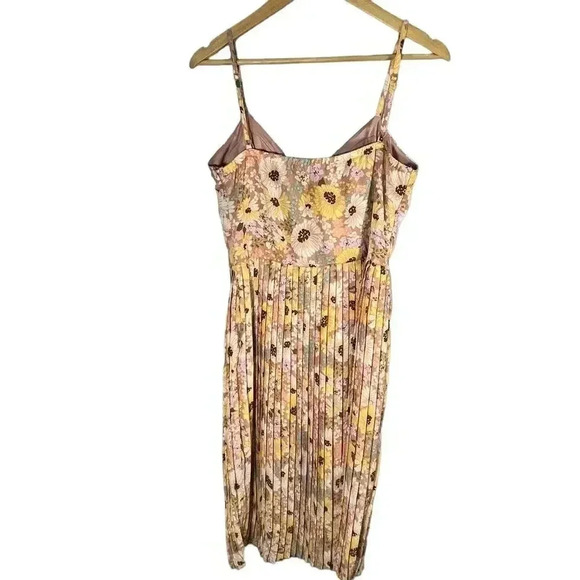 Max + Ash Floral Pleated‎ Dress Large - Picture 2 of 7